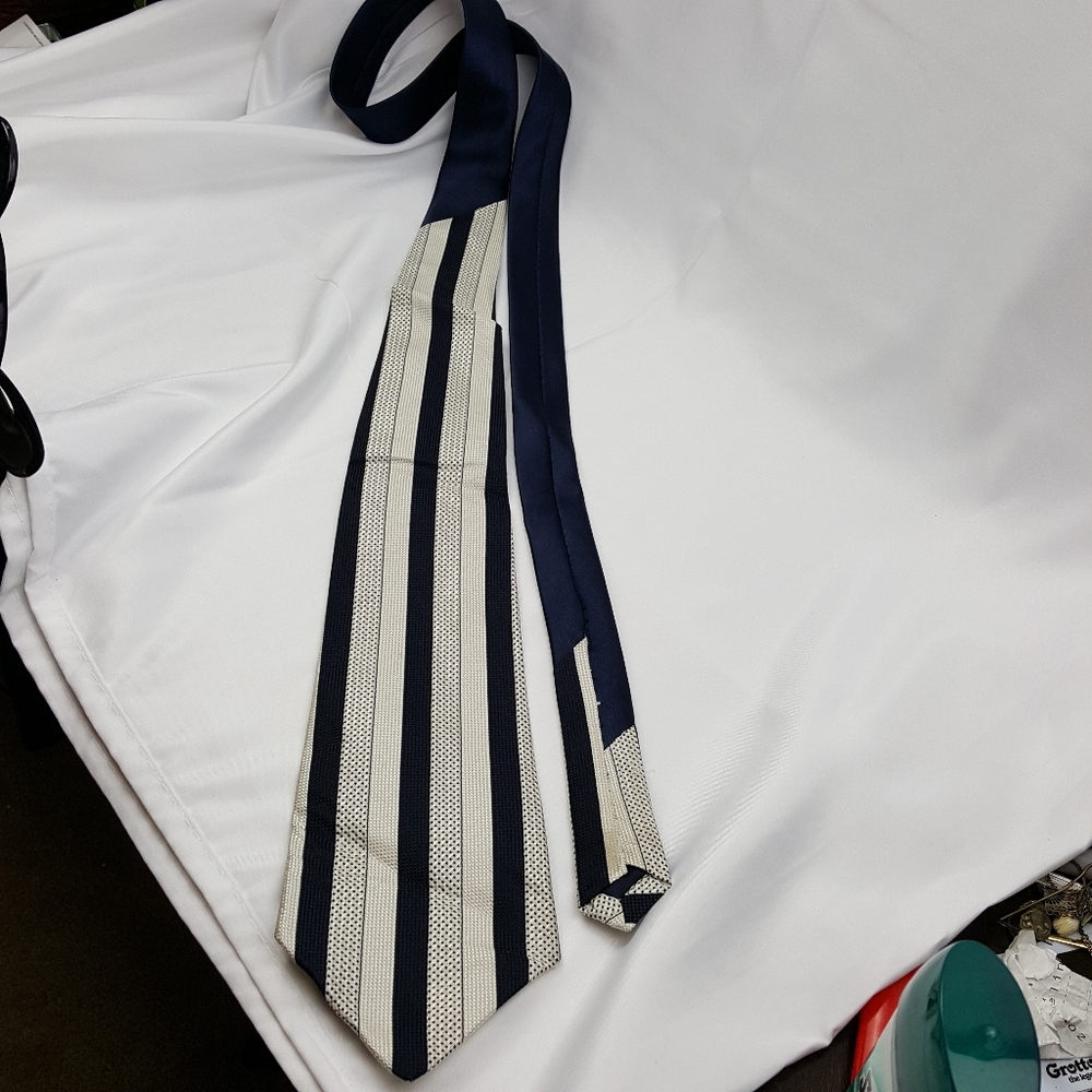 D. Fine LV Mirage S.f. retro vintage silk tie